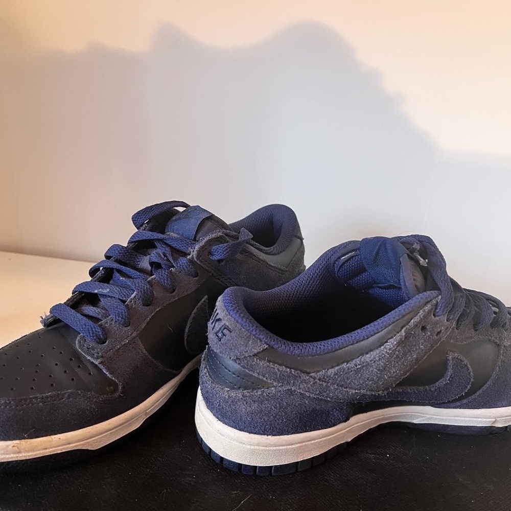 Sneakers - Picture 3 of 6